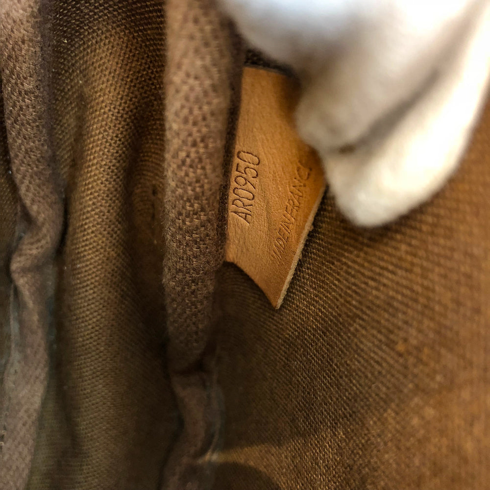 Louis-Vuitton Vintage Monogram Saumur 30