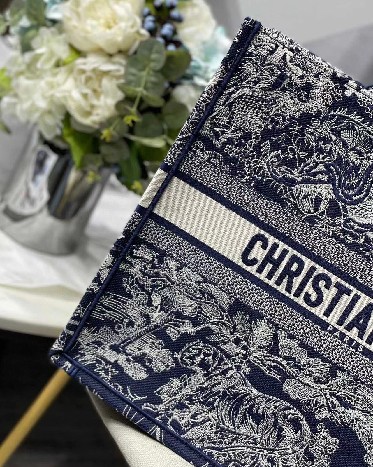 DR252 Small/Larger Dior Book Tote / HIGHEST QUALITY VERSION
