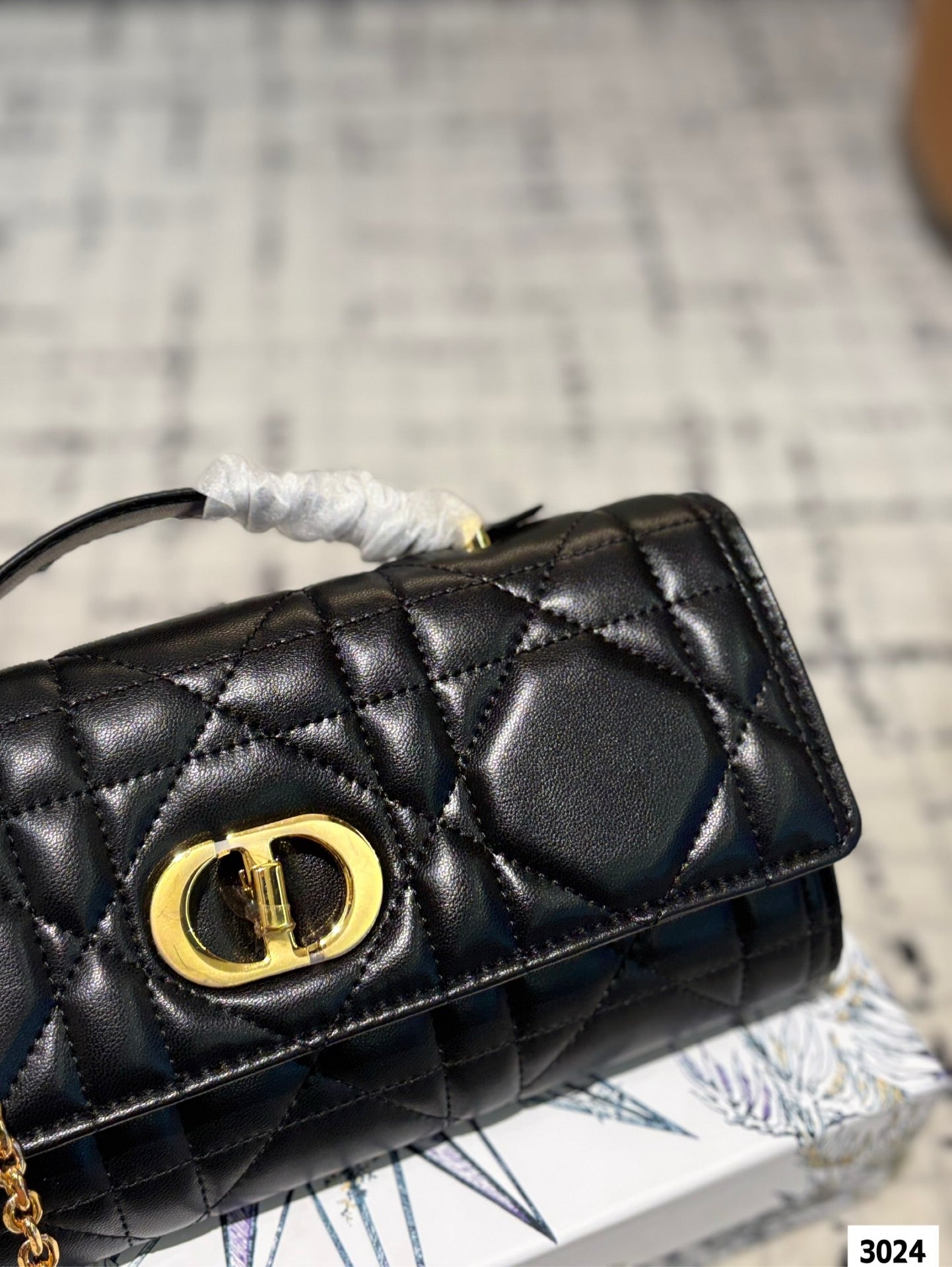 DR519 Miss Caro Top Handle Pouch / 9.5x4.5x5inches