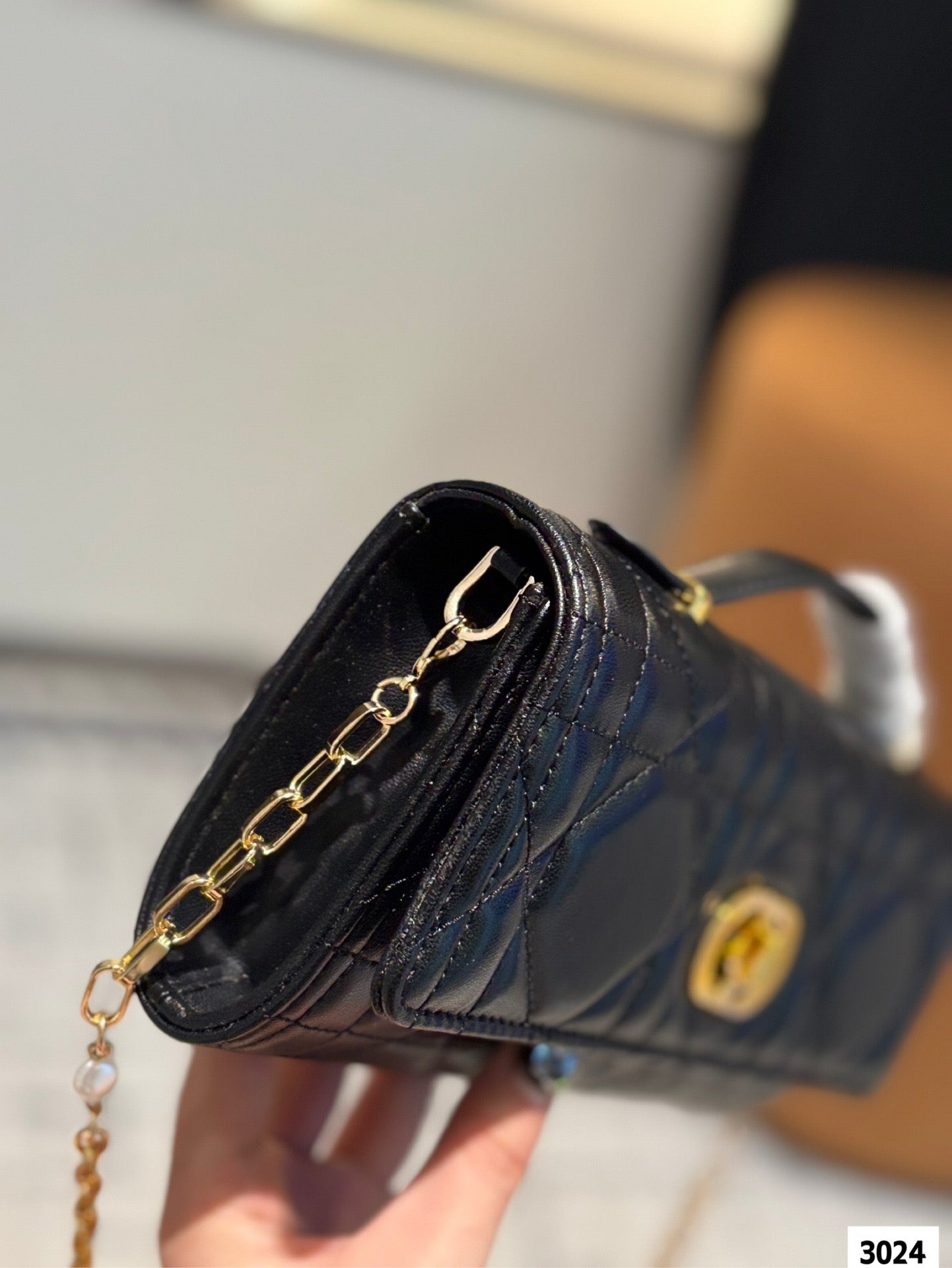 DR519 Miss Caro Top Handle Pouch / 9.5x4.5x5inches