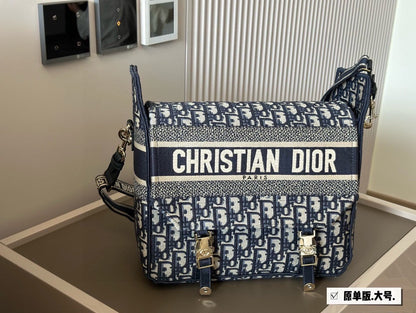 DR521 Small/Medium Diorcamp Bag