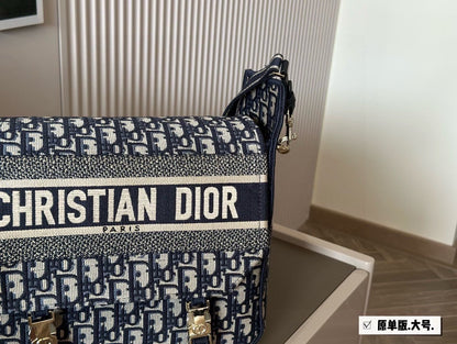 DR521 Small/Medium Diorcamp Bag