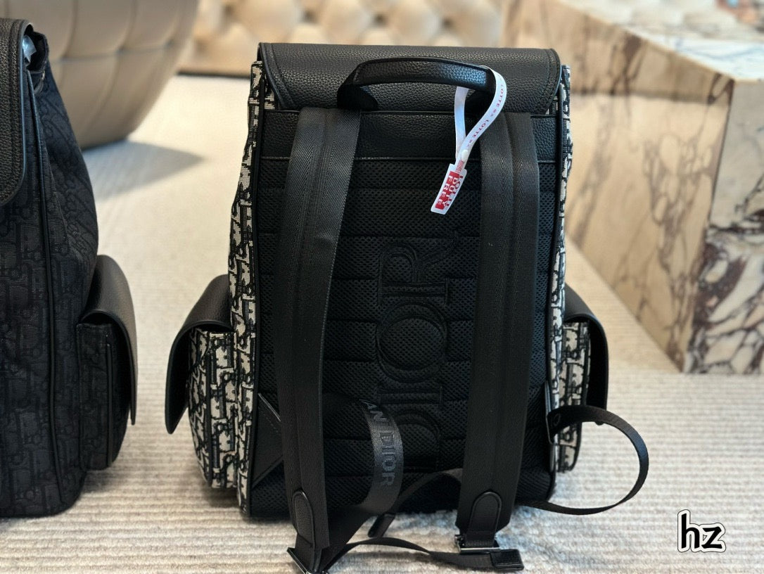 MBG075 Saddle Backpack with Flap / 10.5x16x5.5inches