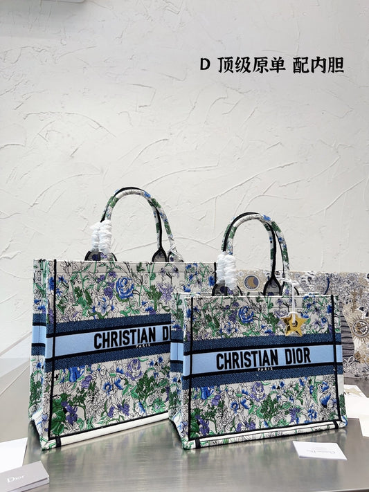DR306 Medium/Large Dior Book Tote