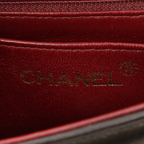 Chanel Around 1995 Made Chevron Stitch V Flap Turn-Lock Chain Bag Black