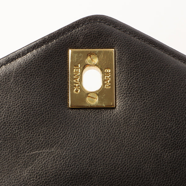 Chanel Around 1995 Made Chevron Stitch V Flap Turn-Lock Chain Bag Black