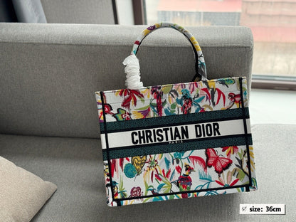 DR364 Medium/Large Dior Book Tote