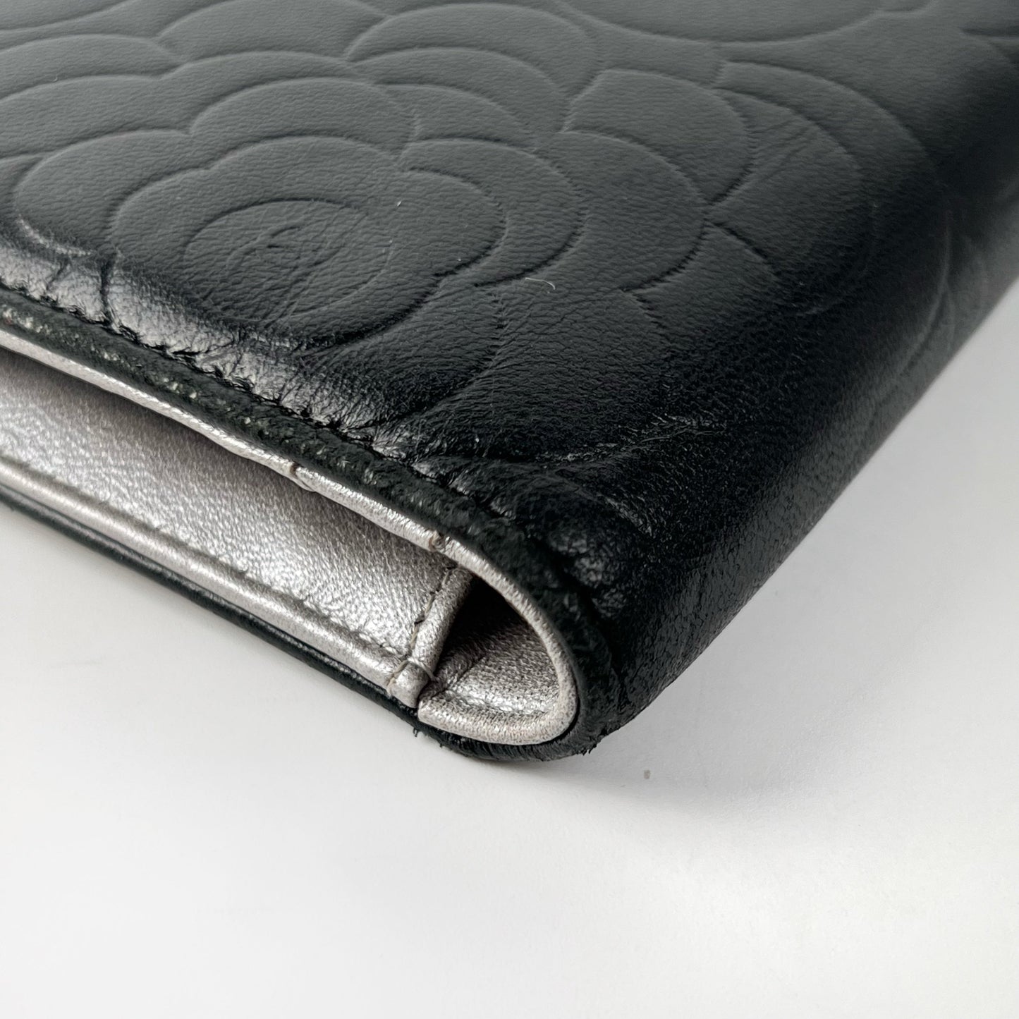 Chanel Yen Camelia Wallet Black