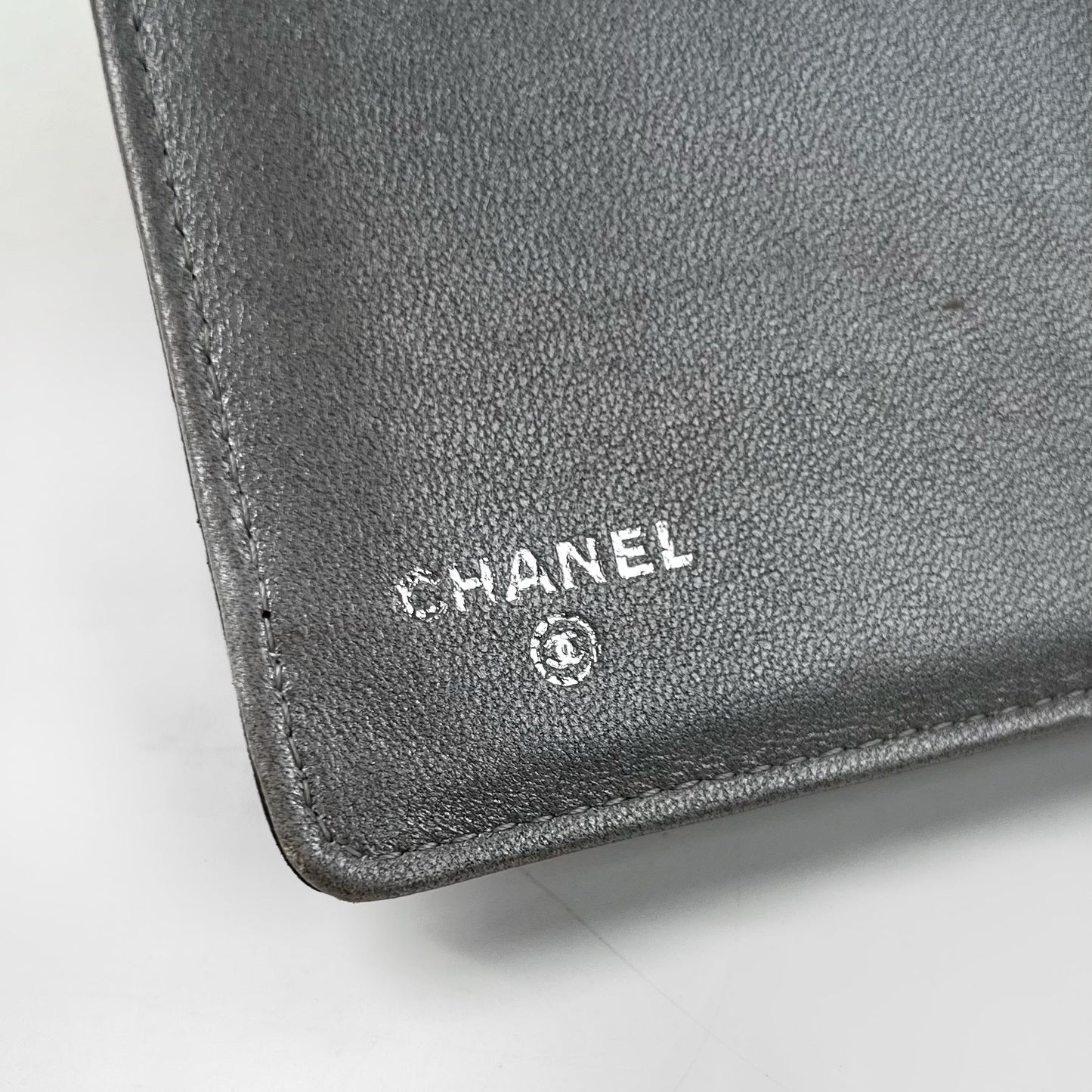 Chanel Yen Camelia Wallet Black