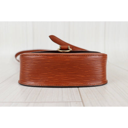 Rank A ｜ LV Epi Saint Cloud PM Shoulder Bag ｜22100602