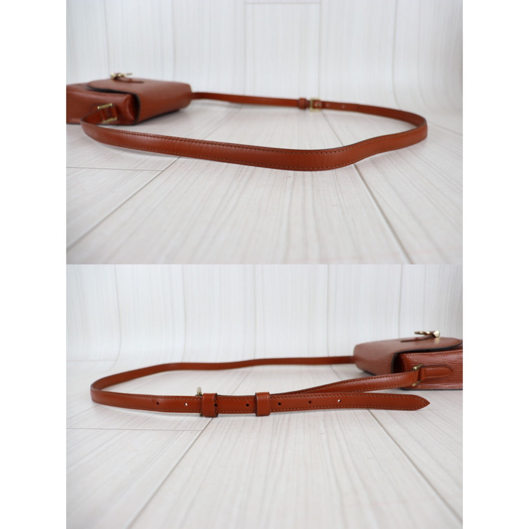 Rank A ｜ LV Epi Saint Cloud PM Shoulder Bag ｜22100602