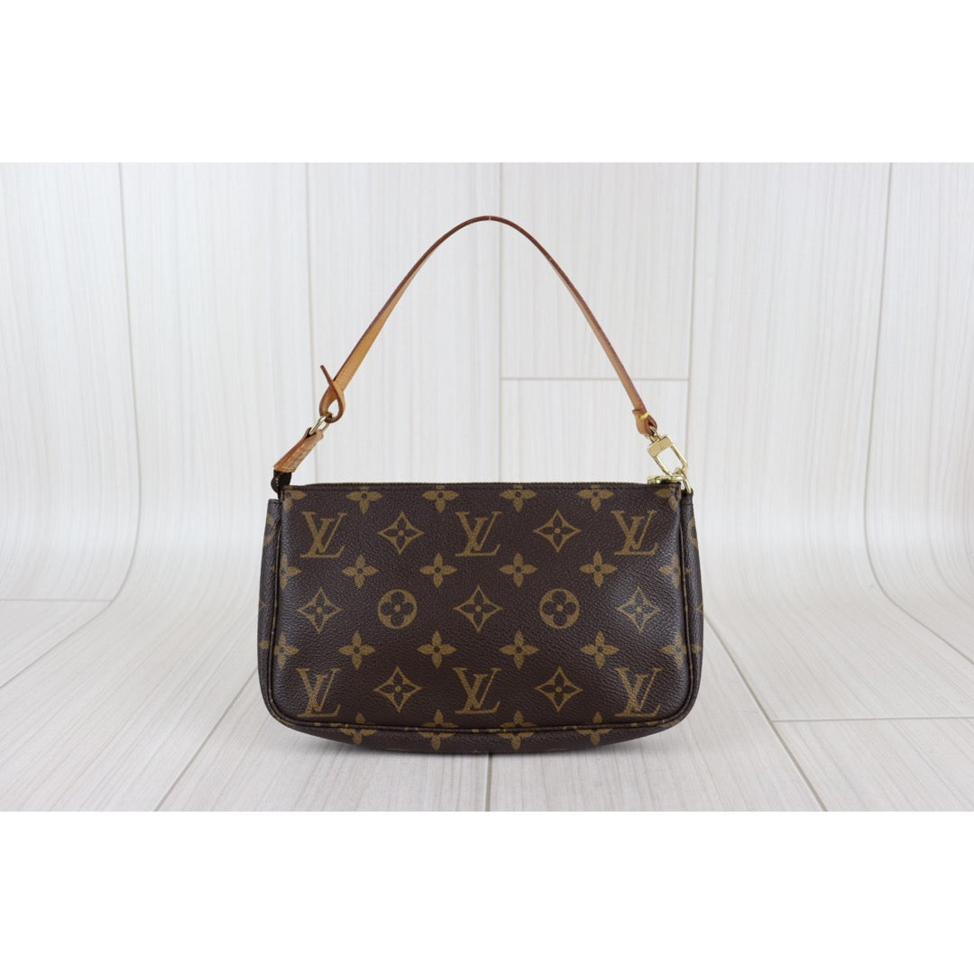 Rank AB ｜ LV Monogram Pochette Accessoires ｜22100604
