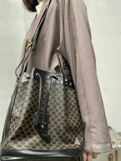 CELINE  Side zipper Drawstring Shoulder bag Black Vintage Old Celine u5gukm