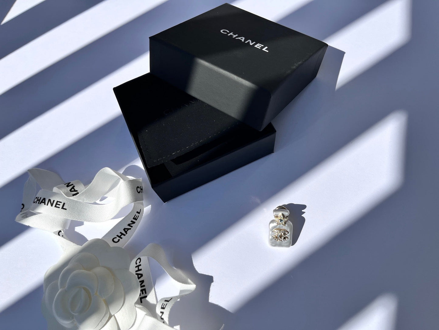 New CHANEL 2023 Perfume Bottle Crystal Pin
