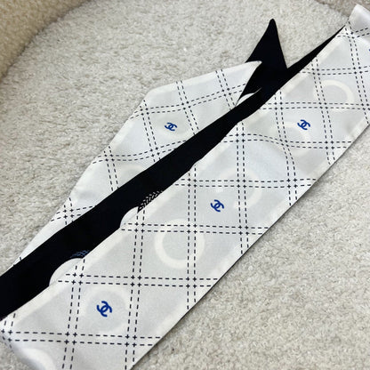 Chanel COCO Bandeau in Black and White 100% Silk (Model: AA8760)