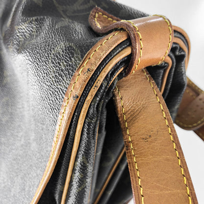 Louis-Vuitton Vintage Monogram Saumur 35 Shoulder Bag
