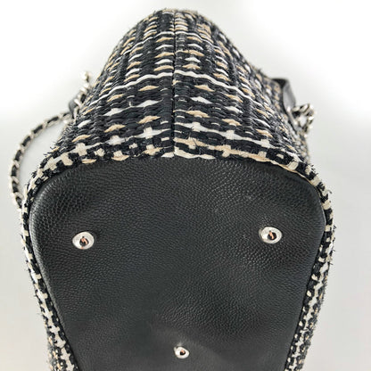 18 Series Tweed Top Handle