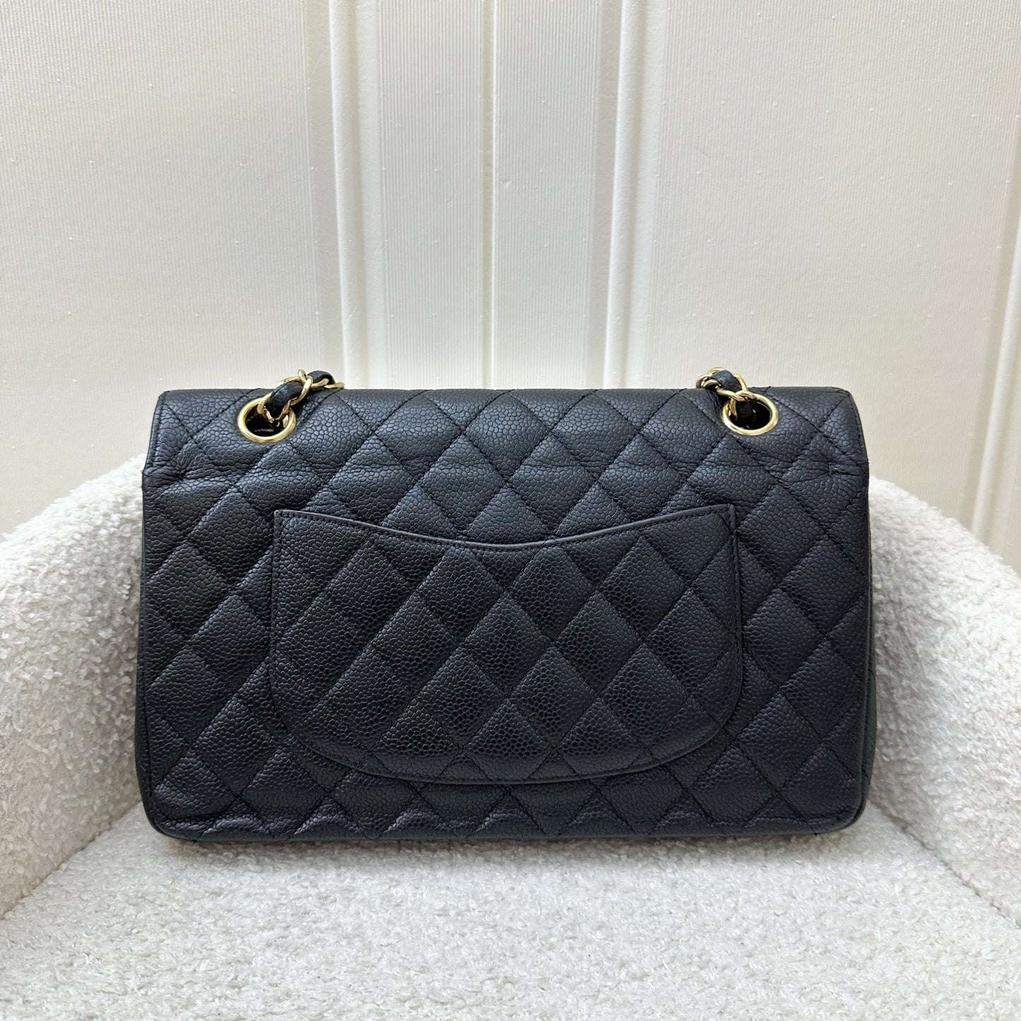 Chanel Medium Classic Flap CF in Black Caviar GHW