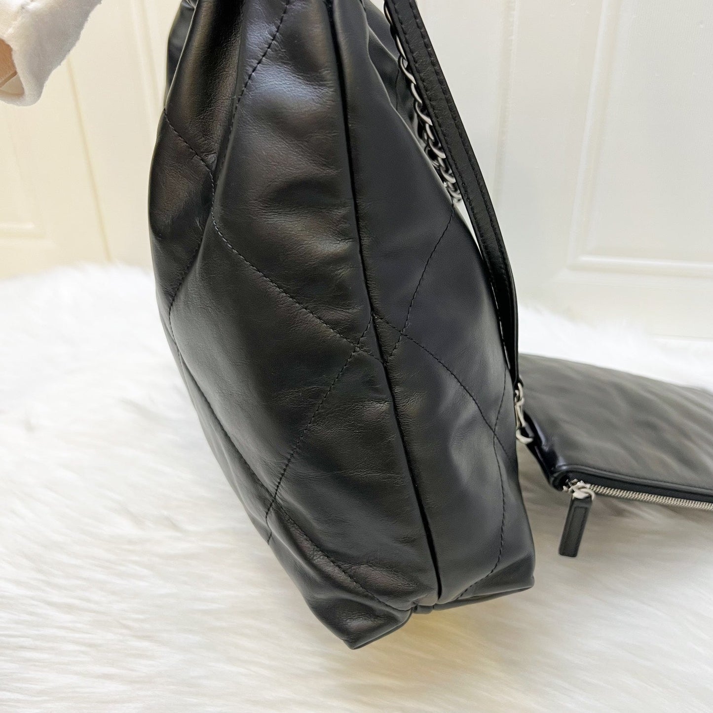 Chanel 22 Medium Hobo Handbag in Black Calfskin and SHW (Model: AS3261)