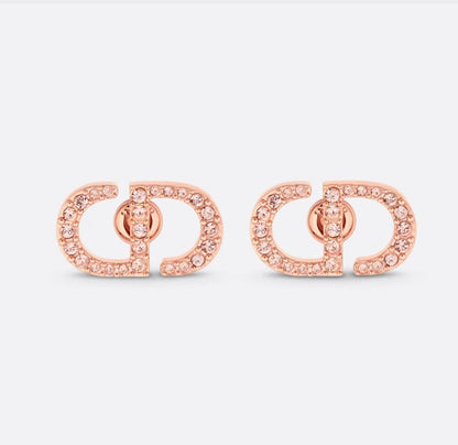 JW829 Petit CD Stud Earrings