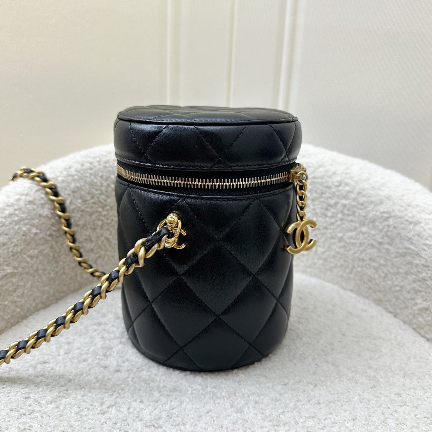 Chanel 21K Small Vanity in Black Lambskin AGHW