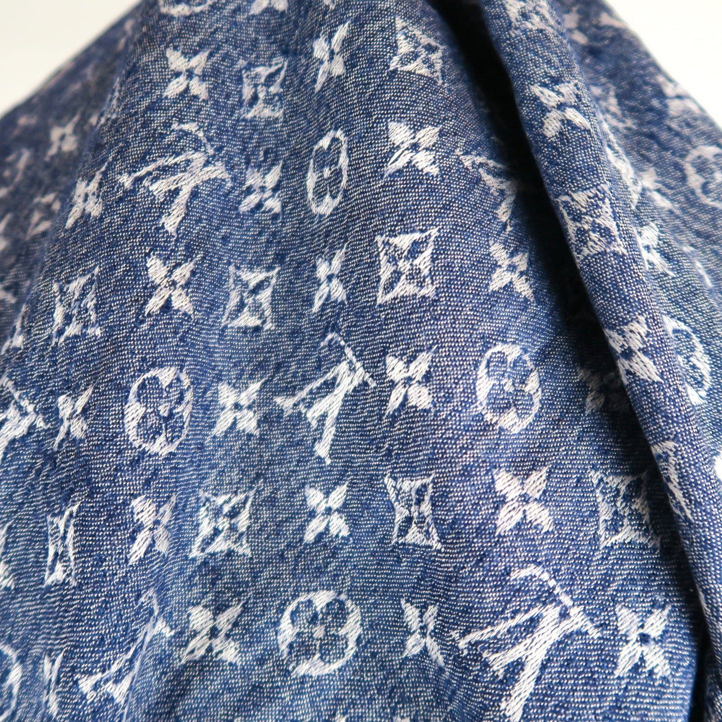 Louis-Vuitton Monogram Shawl in Blue Denim