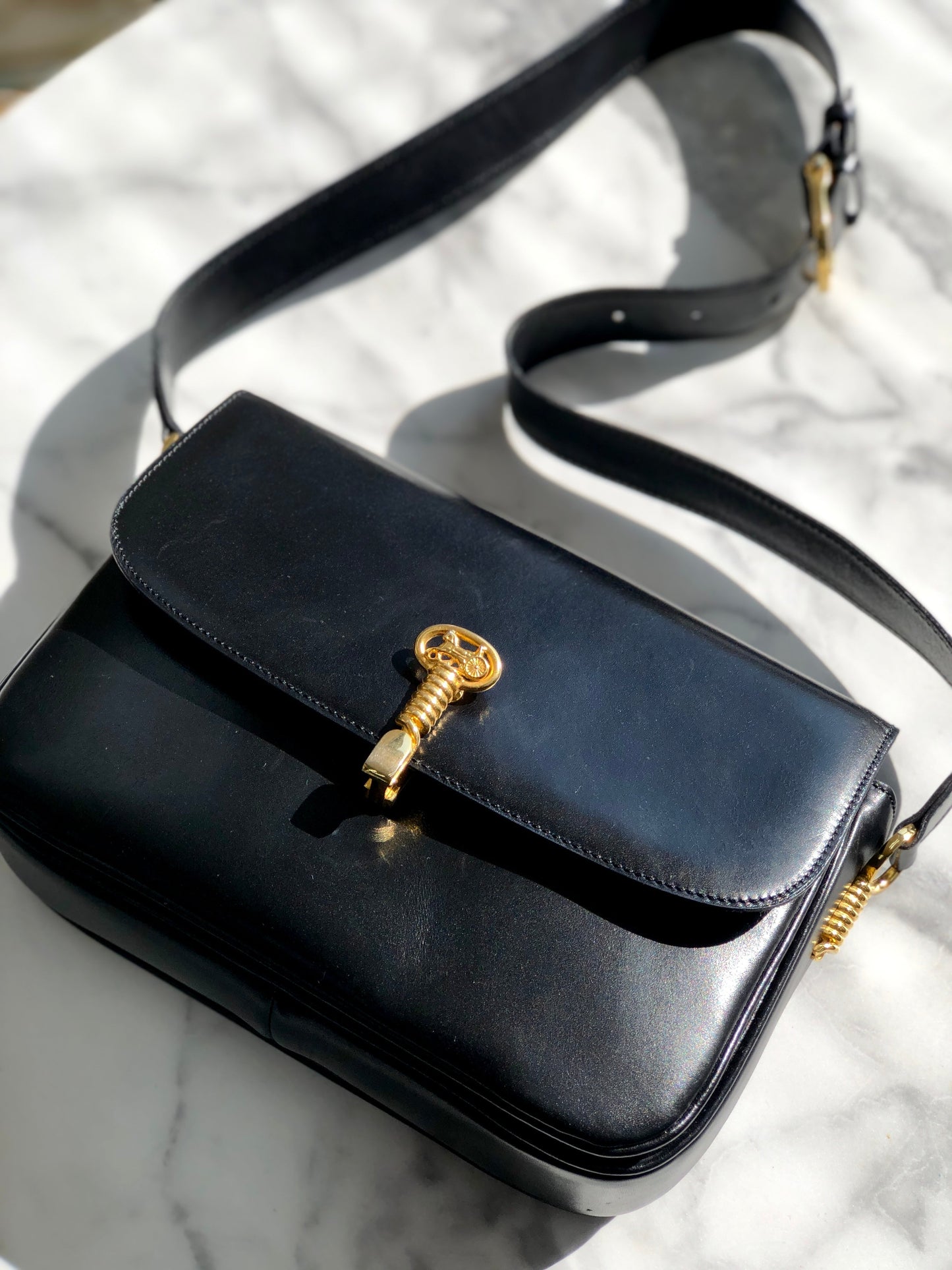 CELINE Twist Horse carriage Crossbody Shoulderbag Black Vintage Old CELINE jhk8y5