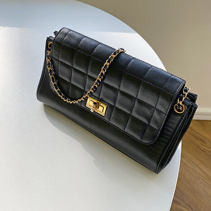 Chanel Around 2001 Made Chocolate Bar 2.55 Chain Bag Black