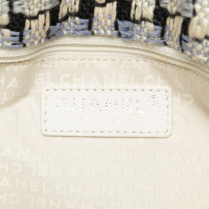Chanel Tweed and Calfskin Single Flap Bag Leather Shoulder Bag in Good condition