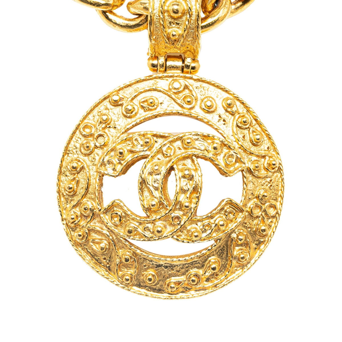 CHANEL CC Round Pendant Necklace Costume Necklace