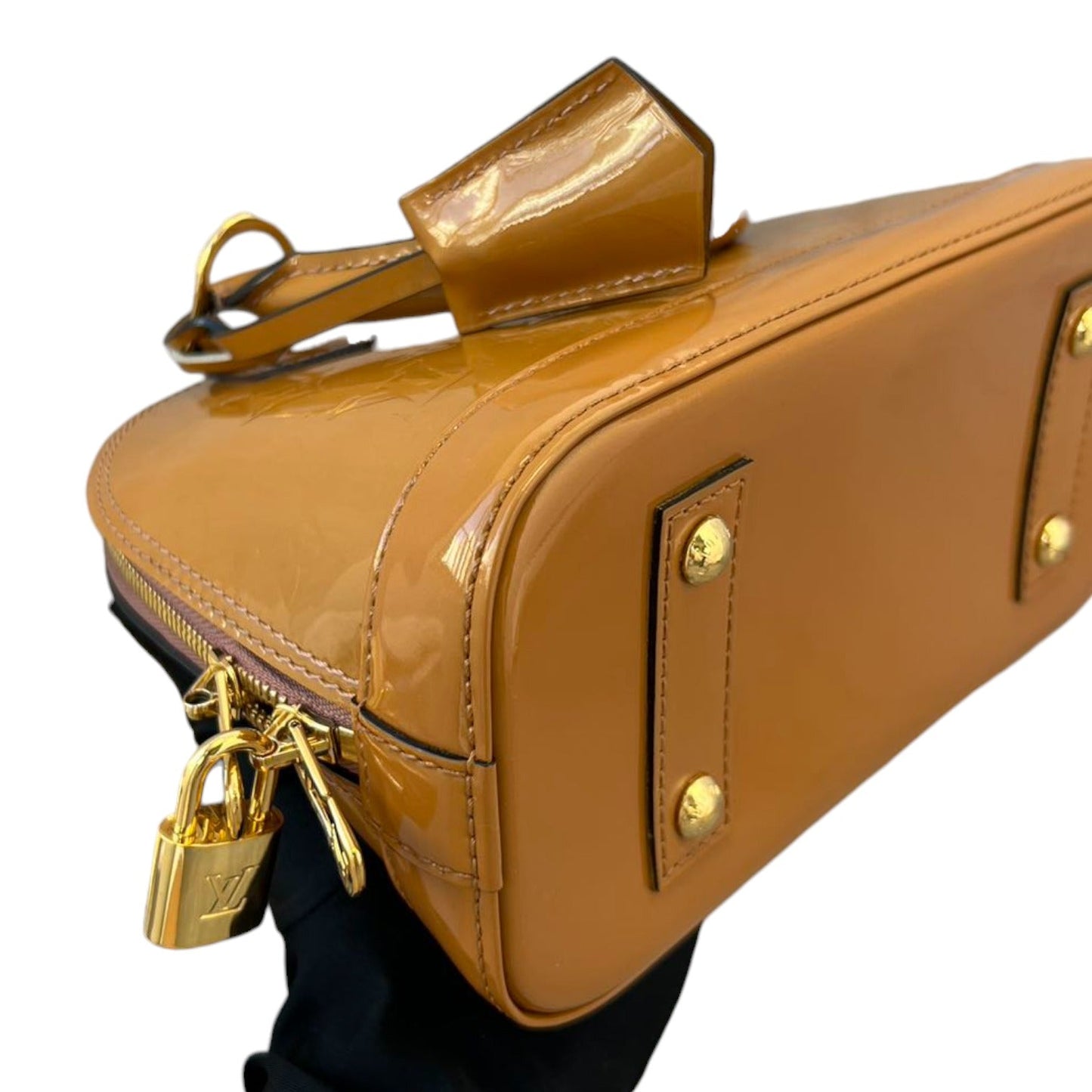 Louis-Vuitton Vernis Alma PM Monogram Caramel GHW