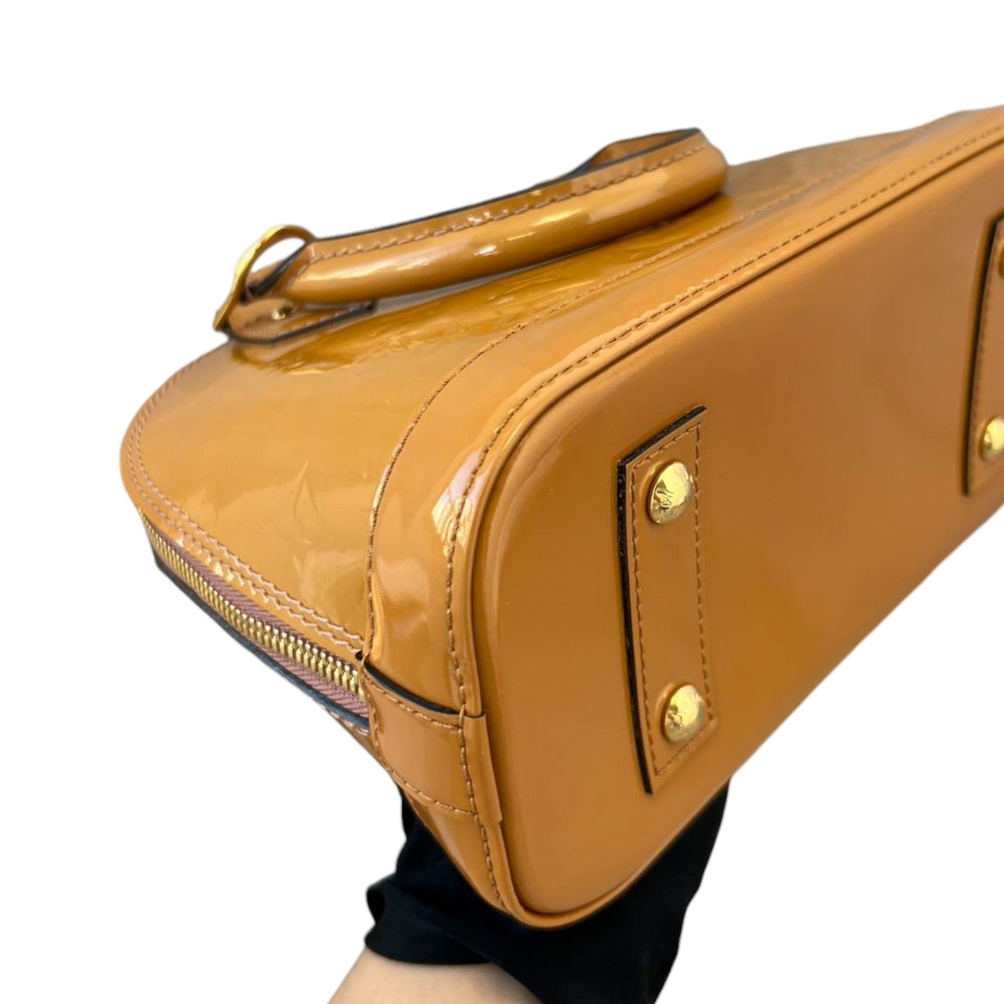 Louis-Vuitton Vernis Alma PM Monogram Caramel GHW