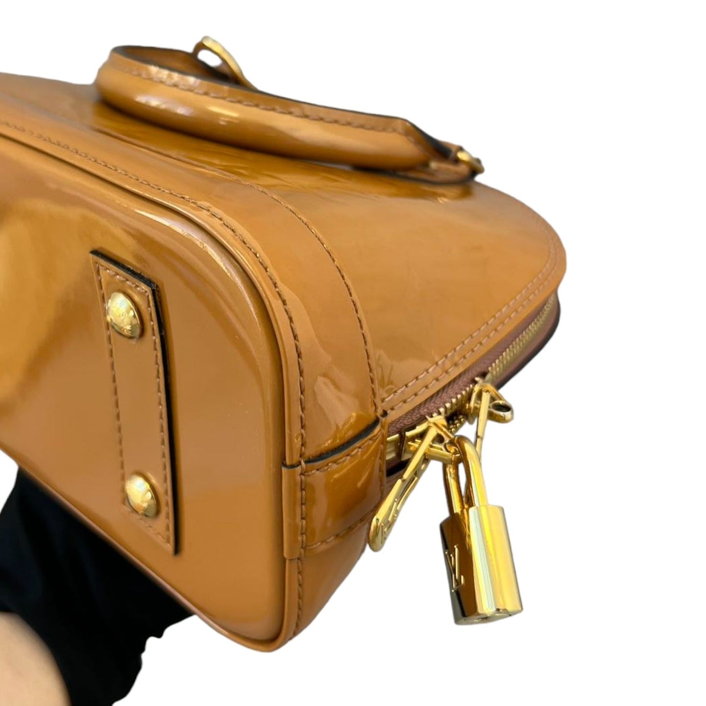 Louis-Vuitton Vernis Alma PM Monogram Caramel GHW