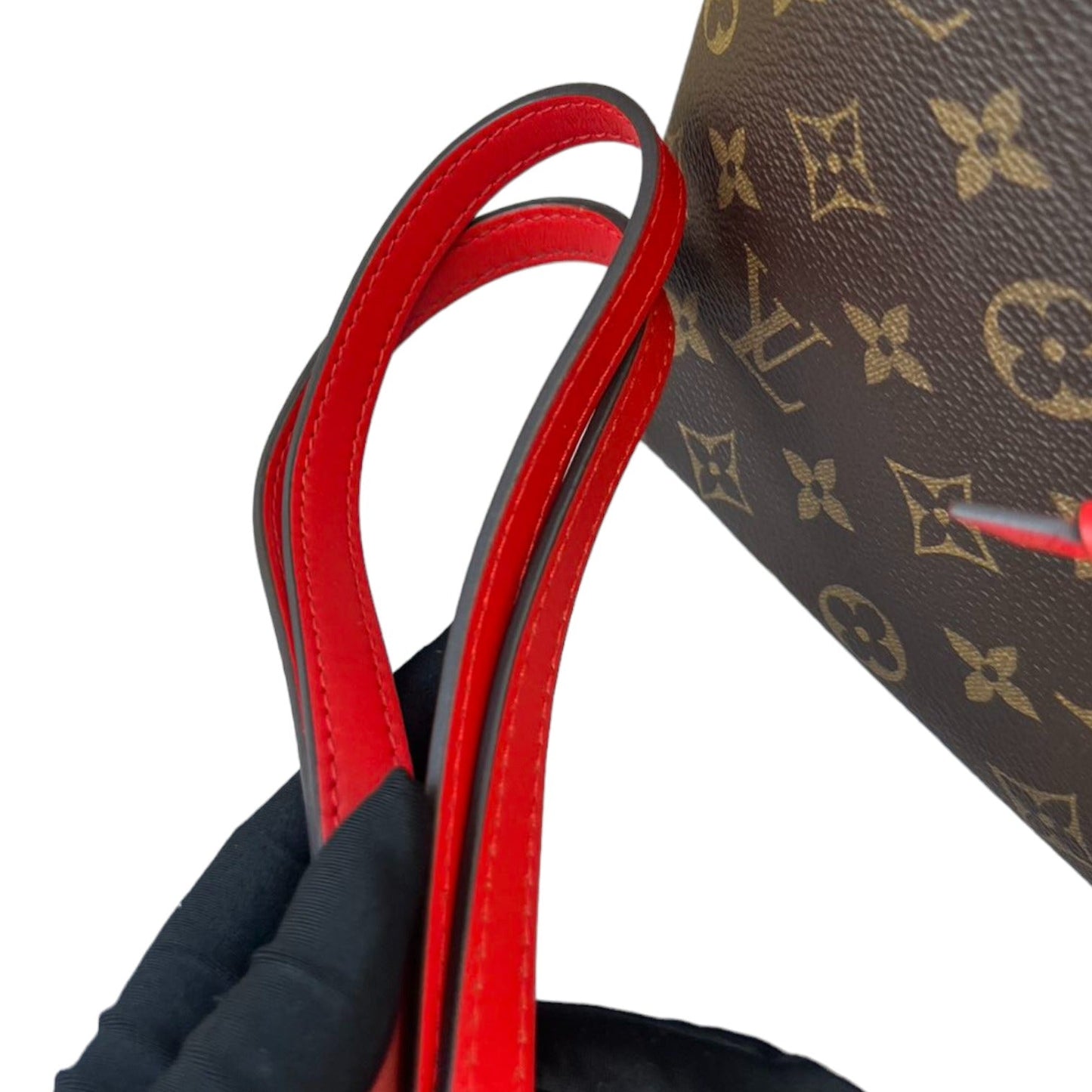 Louis-Vuitton Neonoe MM Monogram Coquelicot Red GHW