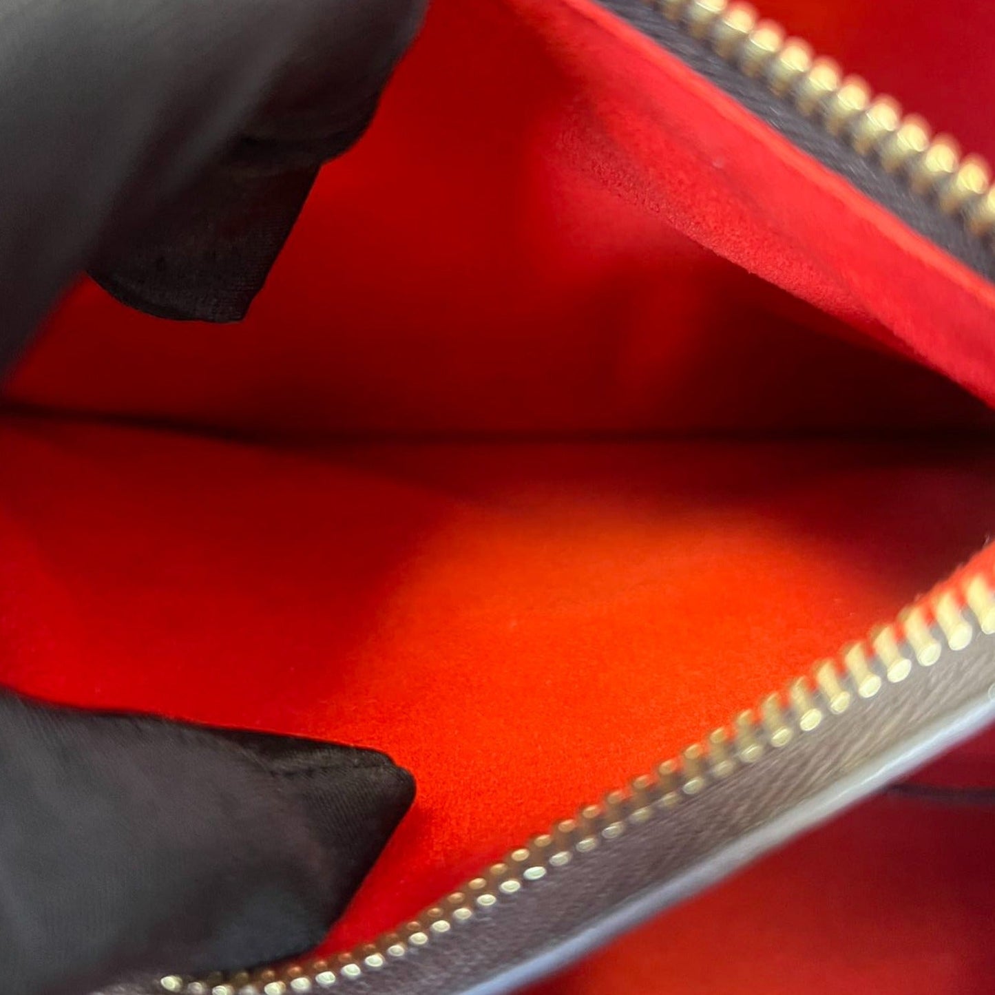 Louis-Vuitton Neonoe MM Monogram Coquelicot Red GHW