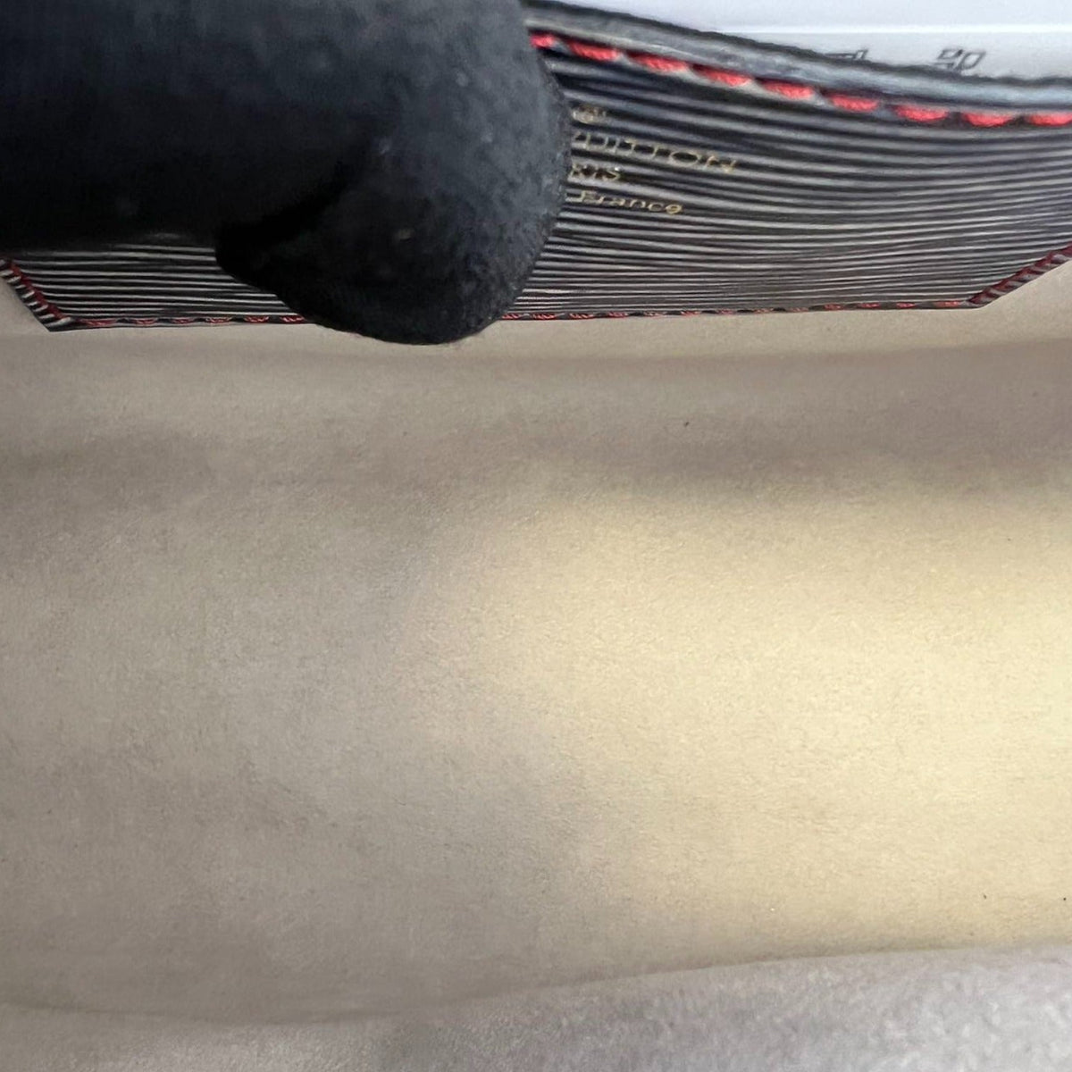 Louis-Vuitton Epi Twist MM Noir Grey SHW