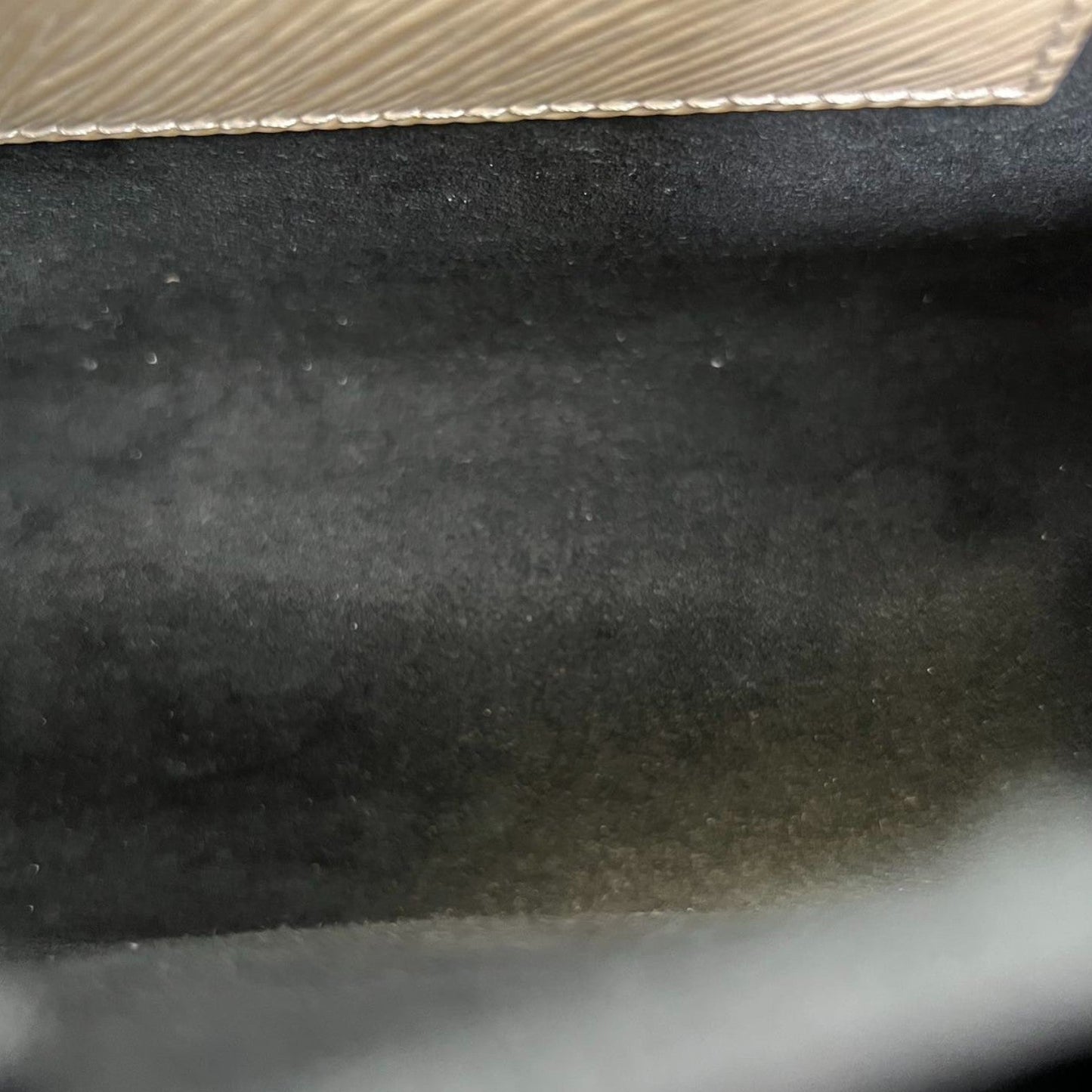 Louis-Vuitton Crafty Twist MM Epi Black GHW