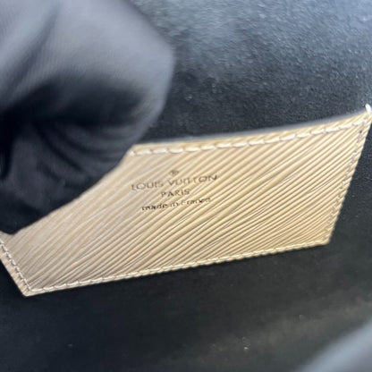 Louis-Vuitton Crafty Twist MM Epi Black GHW