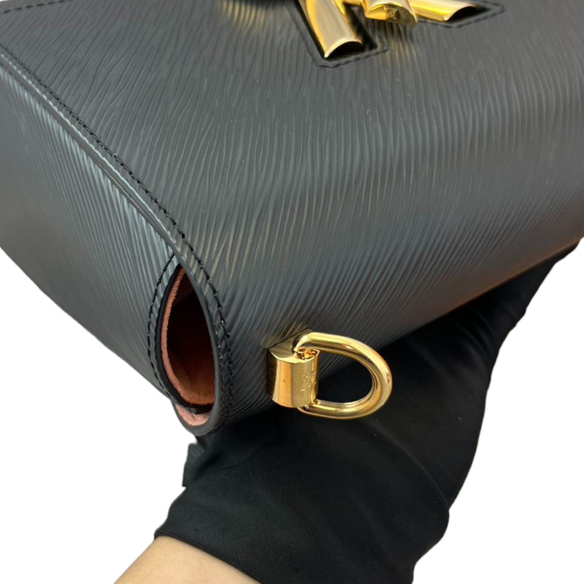 Louis-Vuitton Twist MM Shoulder Epi Black GHW