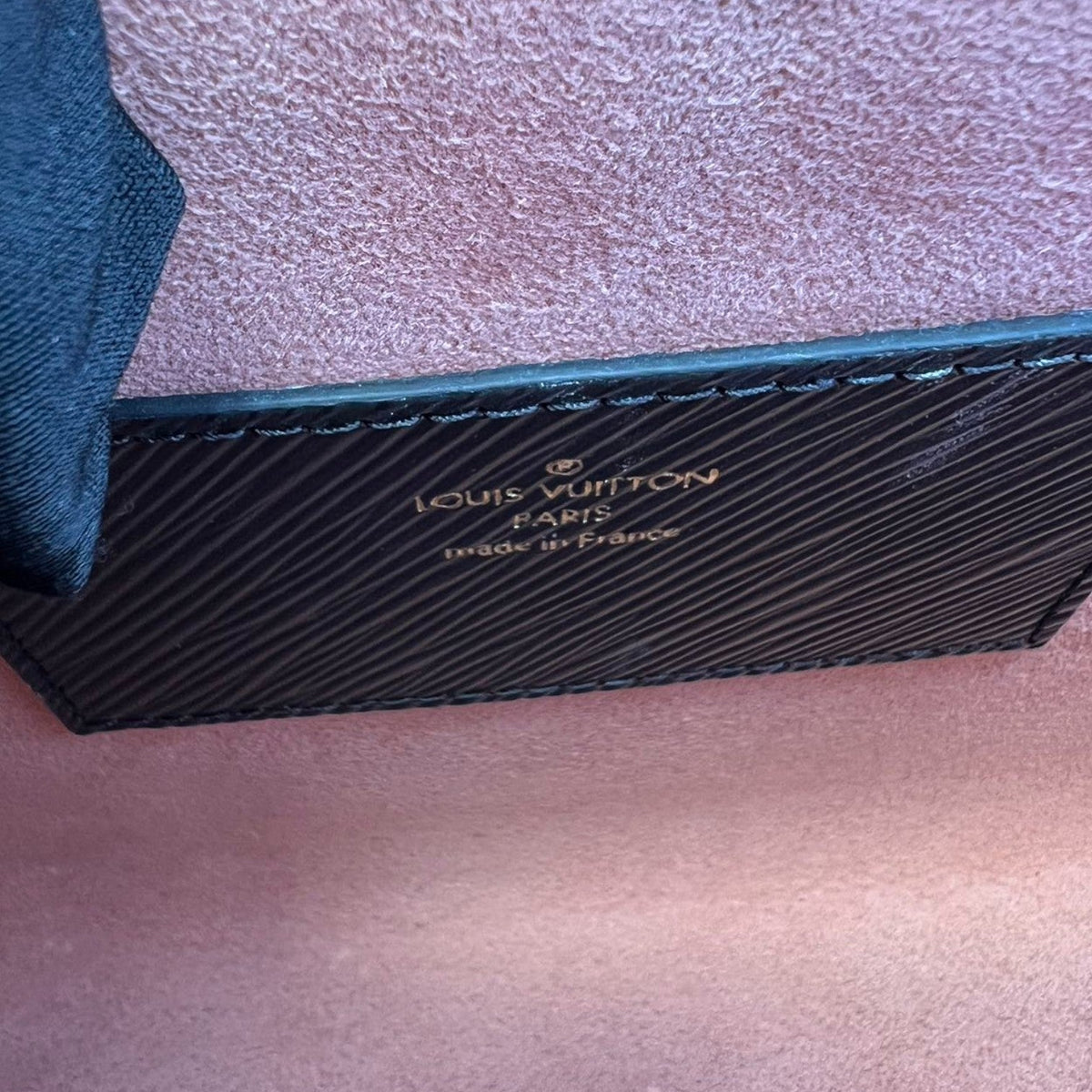 Louis-Vuitton Twist MM Shoulder Epi Black GHW