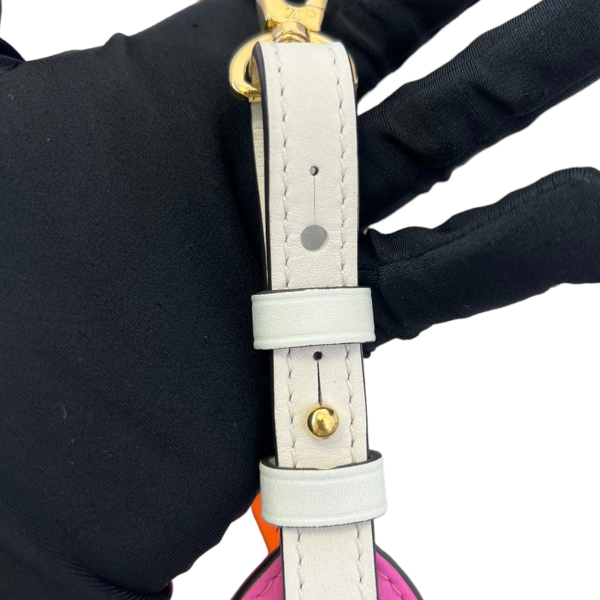Louis-Vuitton Twist MM Shoulder Epi White Pink GHW