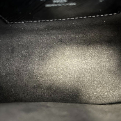 Louis-Vuitton Twist MM Shoulder Epi Black SHW