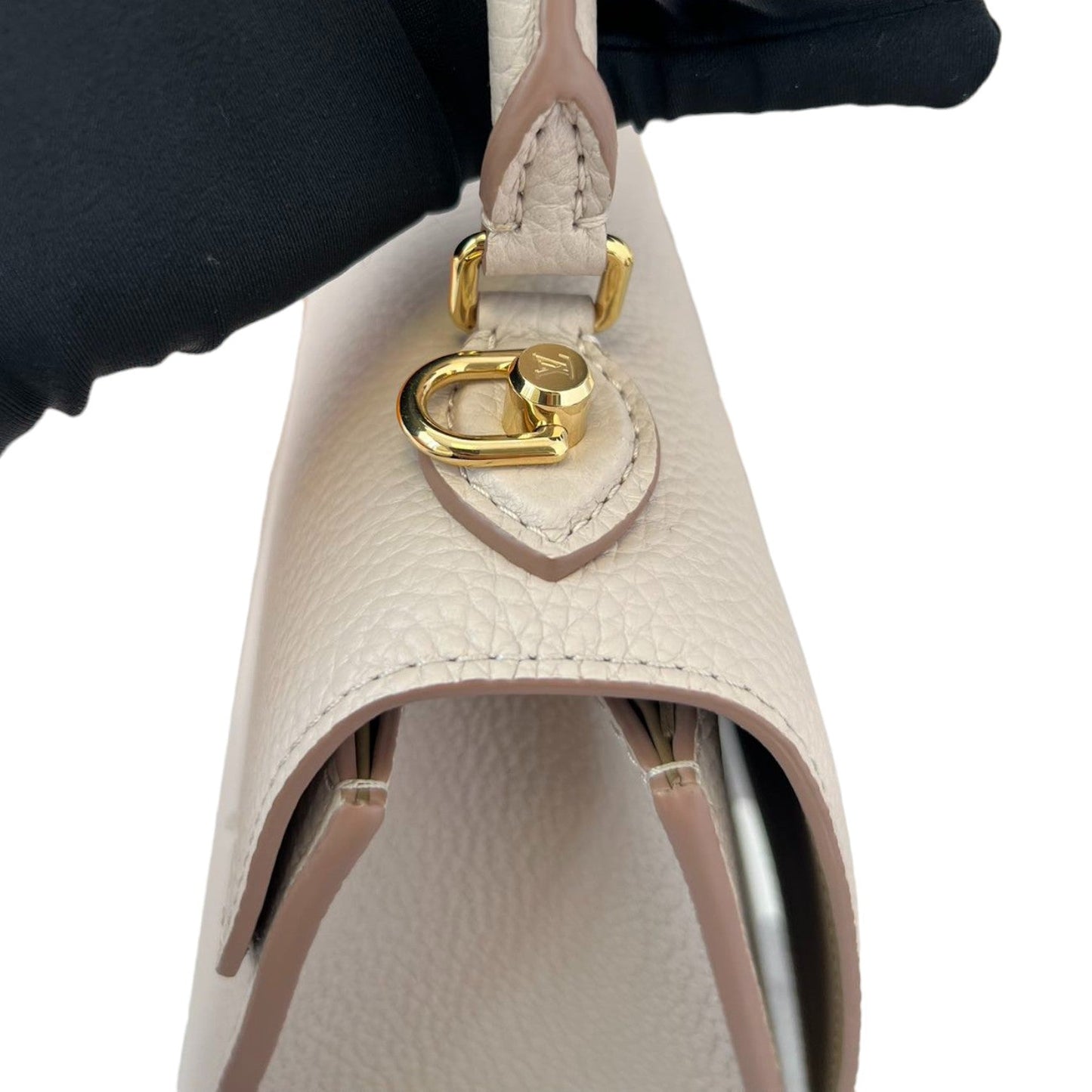Louis-Vuitton Twist One Handle PM Taurillon Greige GHW