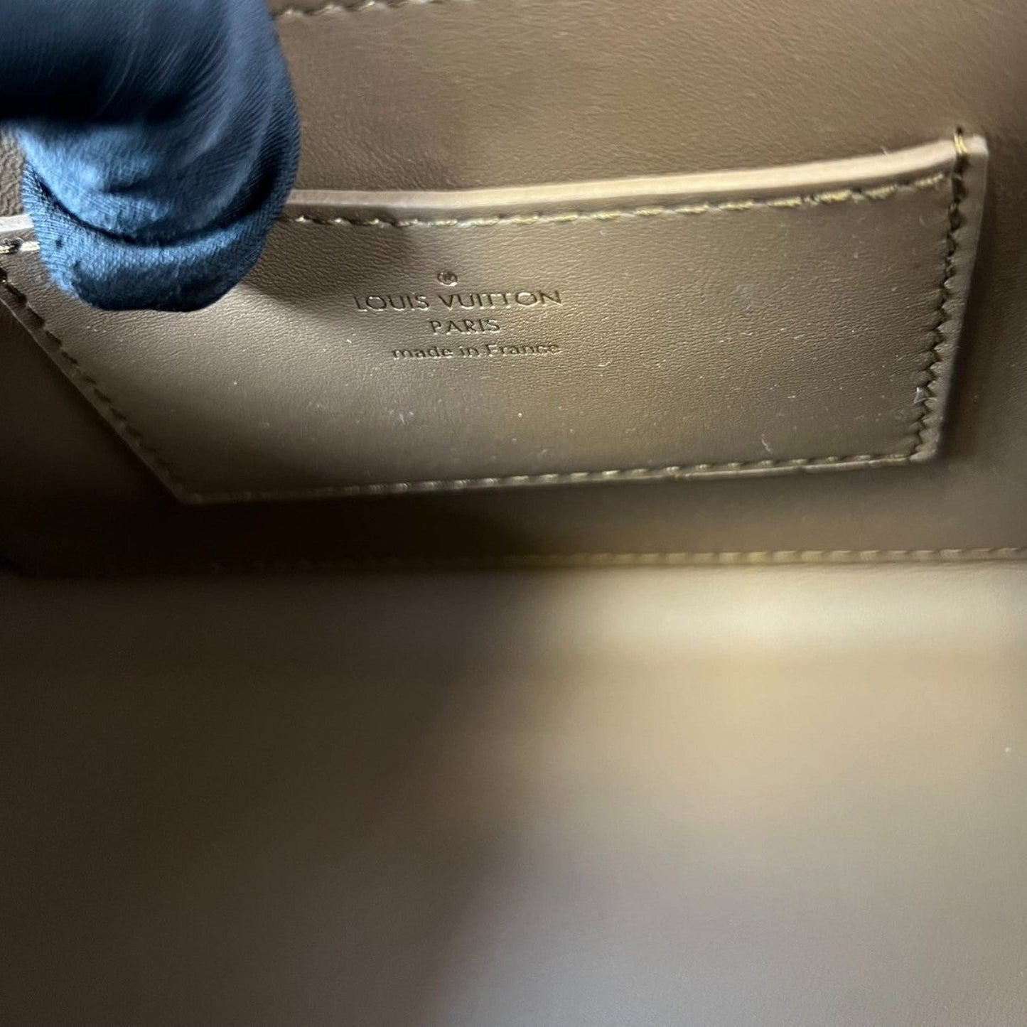 Louis-Vuitton Twist One Handle PM Taurillon Greige GHW