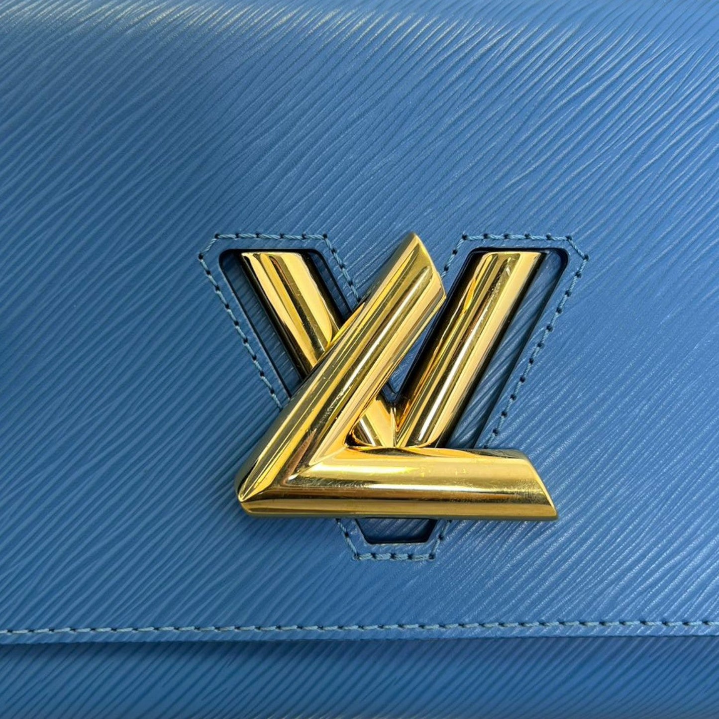 Louis-Vuitton Twist MM Shoulder Epi Blue GHW