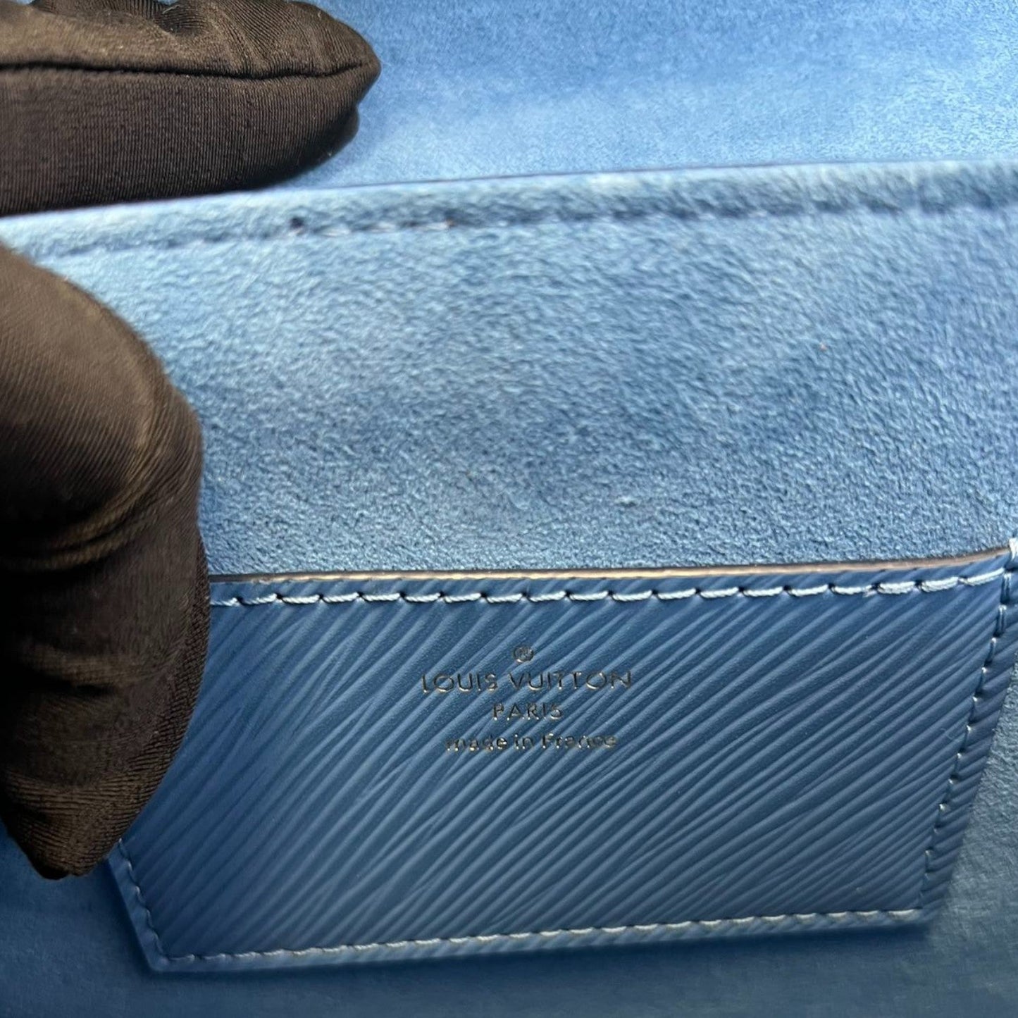 Louis-Vuitton Twist MM Shoulder Epi Blue GHW