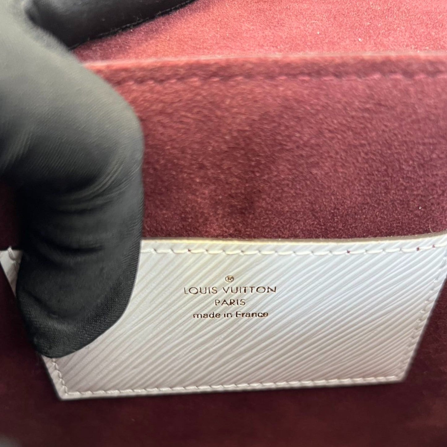 Louis-Vuitton Twist PM Shoulder Epi White GHW