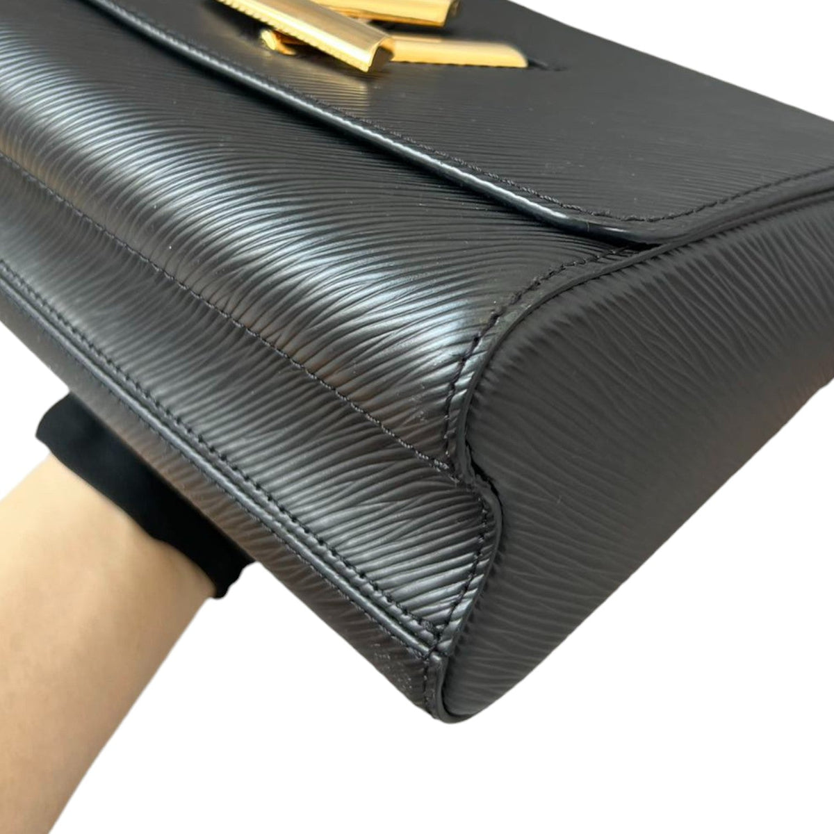 Louis-Vuitton Twist MM Top Handle Shoulder Epi Black GHW