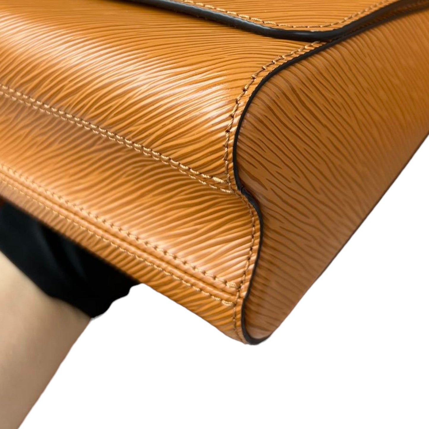Louis-Vuitton Twist MM Shoulder Epi Gold GHW