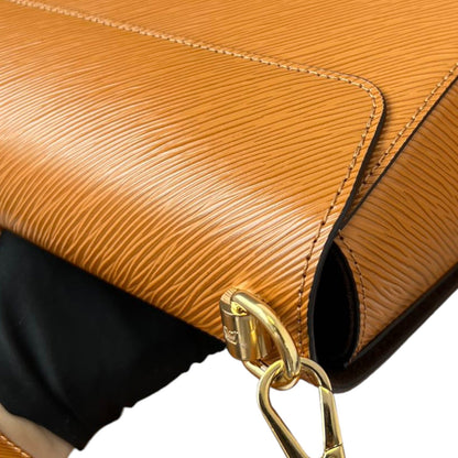 Louis-Vuitton Twist MM Shoulder Epi Gold GHW